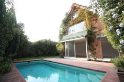 Casa en venta en Vitacura — foto 1 de 11