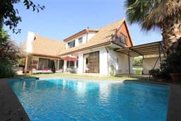 Casa en venta en Vitacura — foto 1 de 13